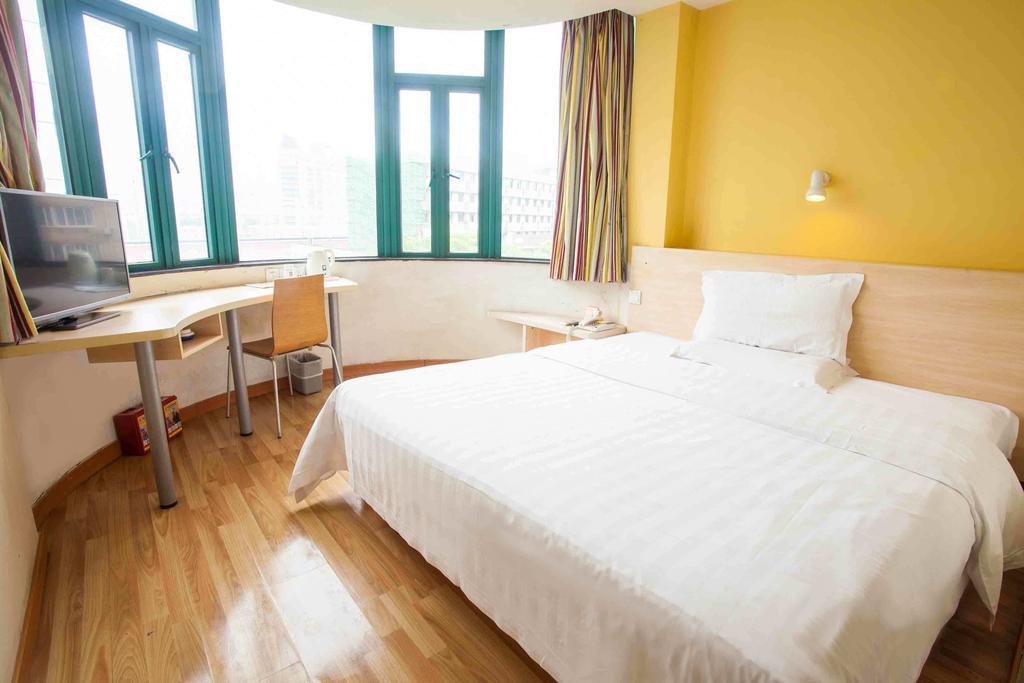 7Days Inn Wuhan Jiefang Park Branch Εξωτερικό φωτογραφία