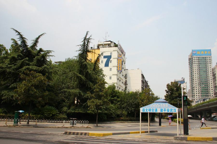 7Days Inn Wuhan Jiefang Park Branch Εξωτερικό φωτογραφία